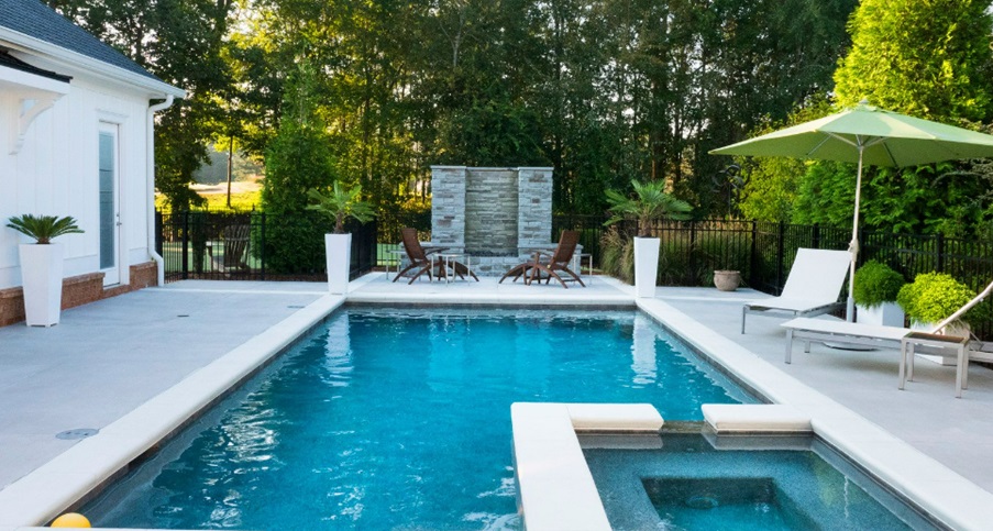 How Pool Contractors Can Help You Achieve Your Dream Backyard Oasis?