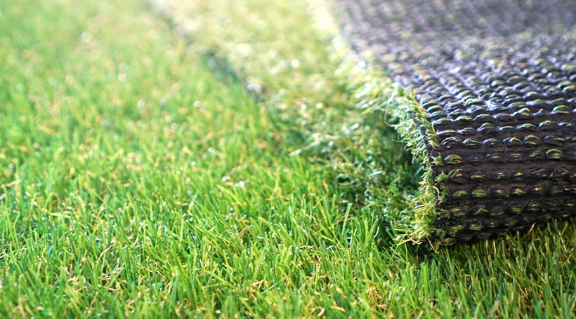 The Best Cleaning Practices for Keeping Artificial Turf Looking Fresh